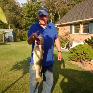 Jim Smithers 33 inch Pickeral Sept 18 2017.jpg